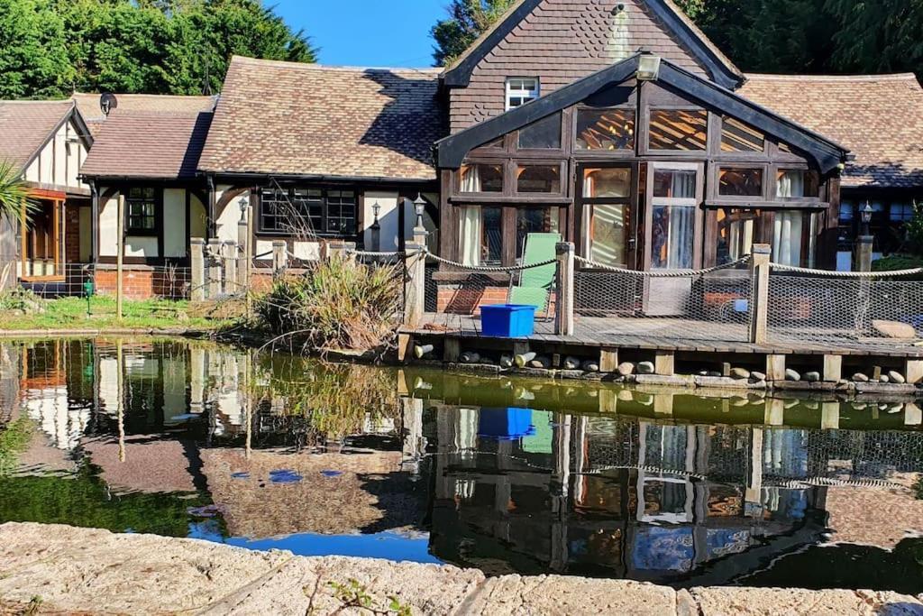 Beautiful Cottage In Brentwood Kelvedon Hatch Екстериор снимка