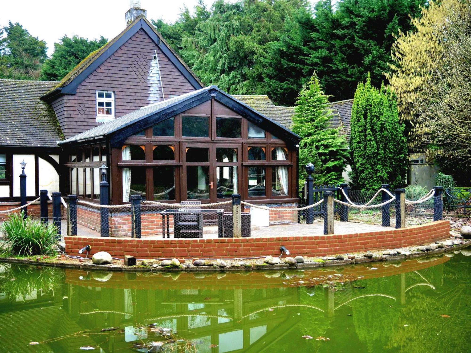 Beautiful Cottage In Brentwood Kelvedon Hatch Екстериор снимка